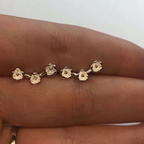 Sterling Silver 925 Flowers Stud Earrings - Picture 2 of 4